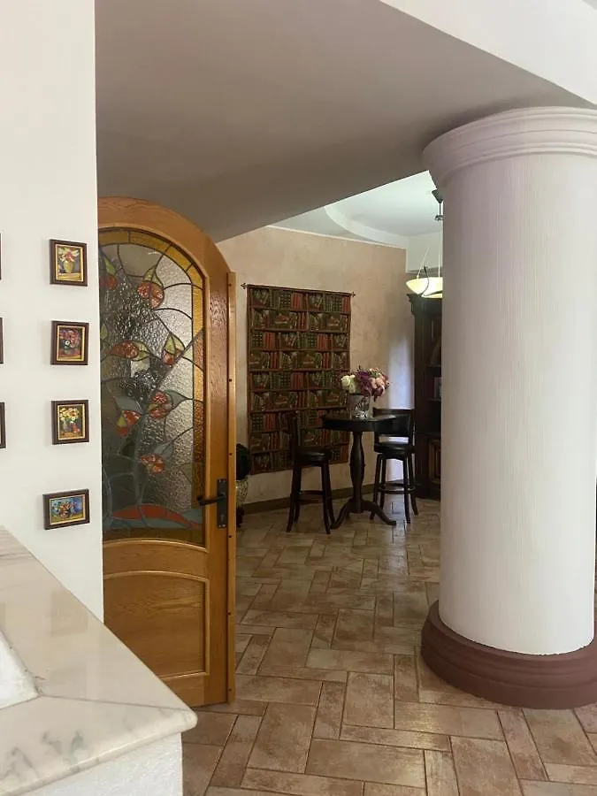Luxuria Central Villa Bucureşti