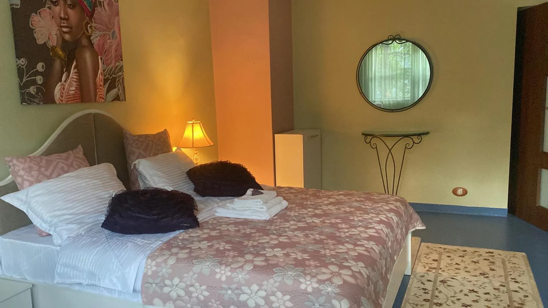 Luxuria Central Villa Bucureşti