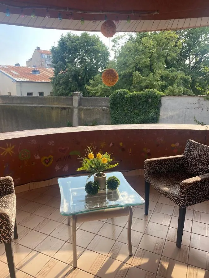 Luxuria Central Villa Bukarest Lägenhetshotell