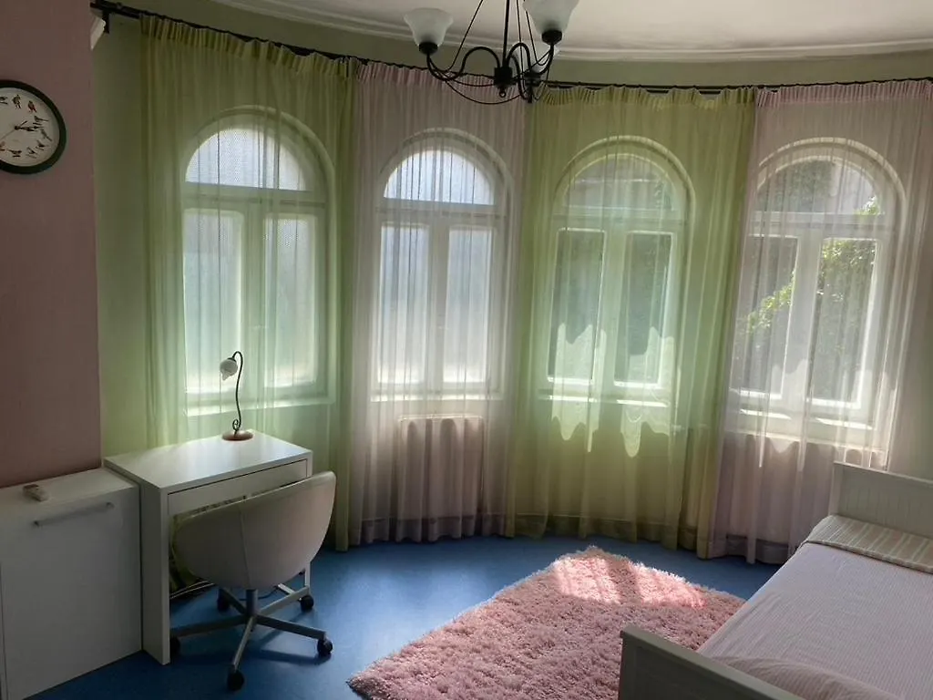 Lägenhetshotell Luxuria Central Villa Bukarest